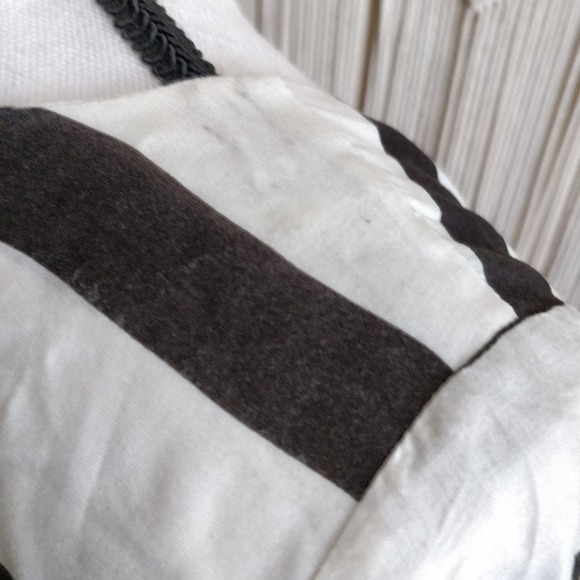 3/$20 Anthropologie Floreat Black White Striped Embroidered Fringe Top XS - Picture 7 of 8